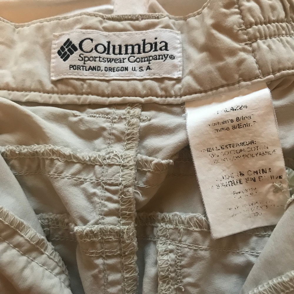 Khaki Columbia sport cargo shorts